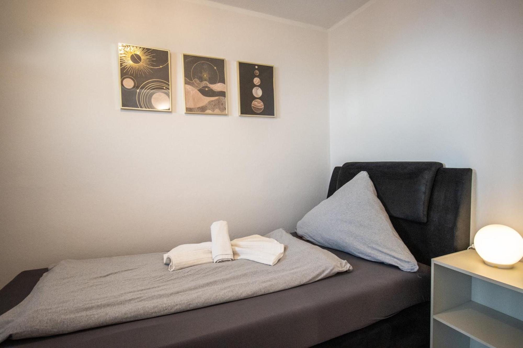Messewohnung Fuer 5 Gaeste Mit Balkon Und Lift Hannover Esterno foto